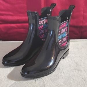 Juicy Couture Romance Graffiti Rain Boots Size 7